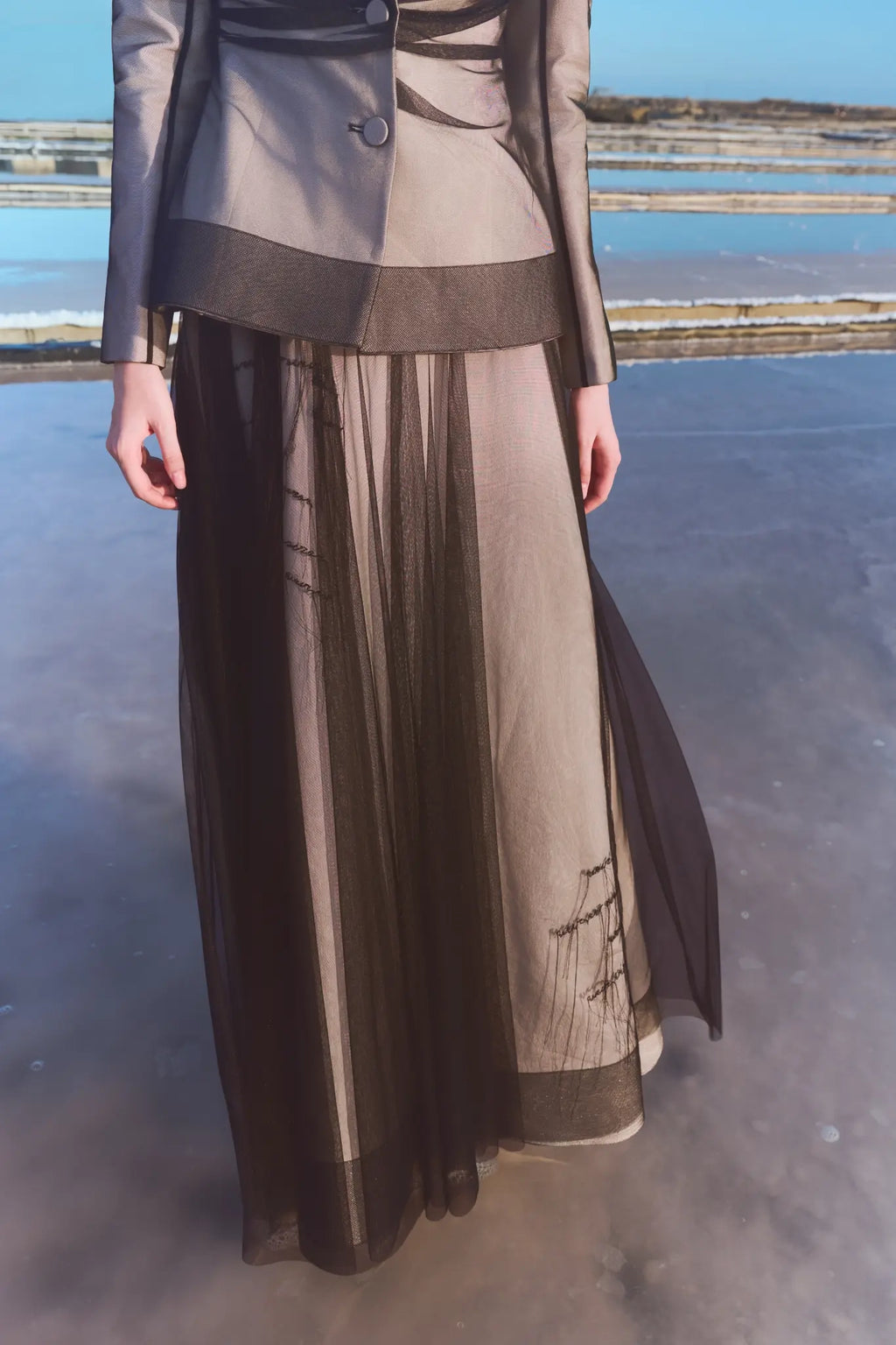 Archline Midi Skirt – Black